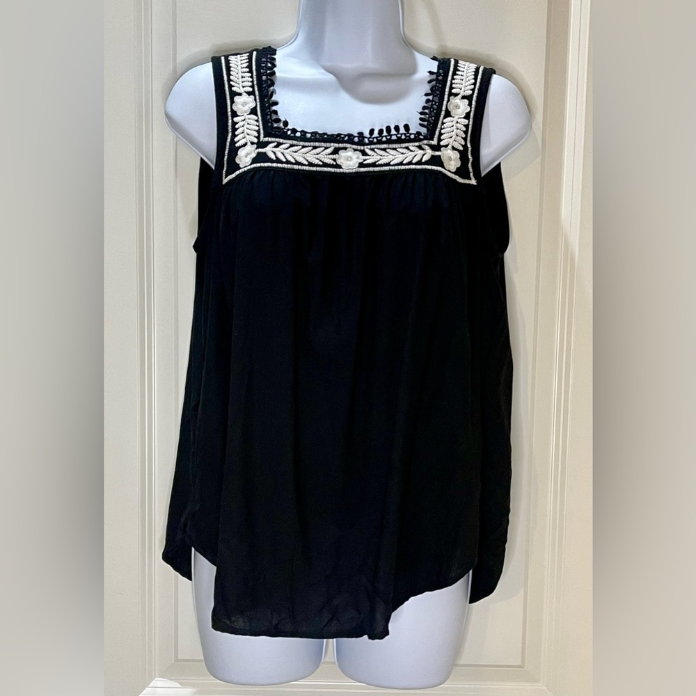 Faith & Zoe Black Sleeveless Top with White Embroidery Neckline Details Size M